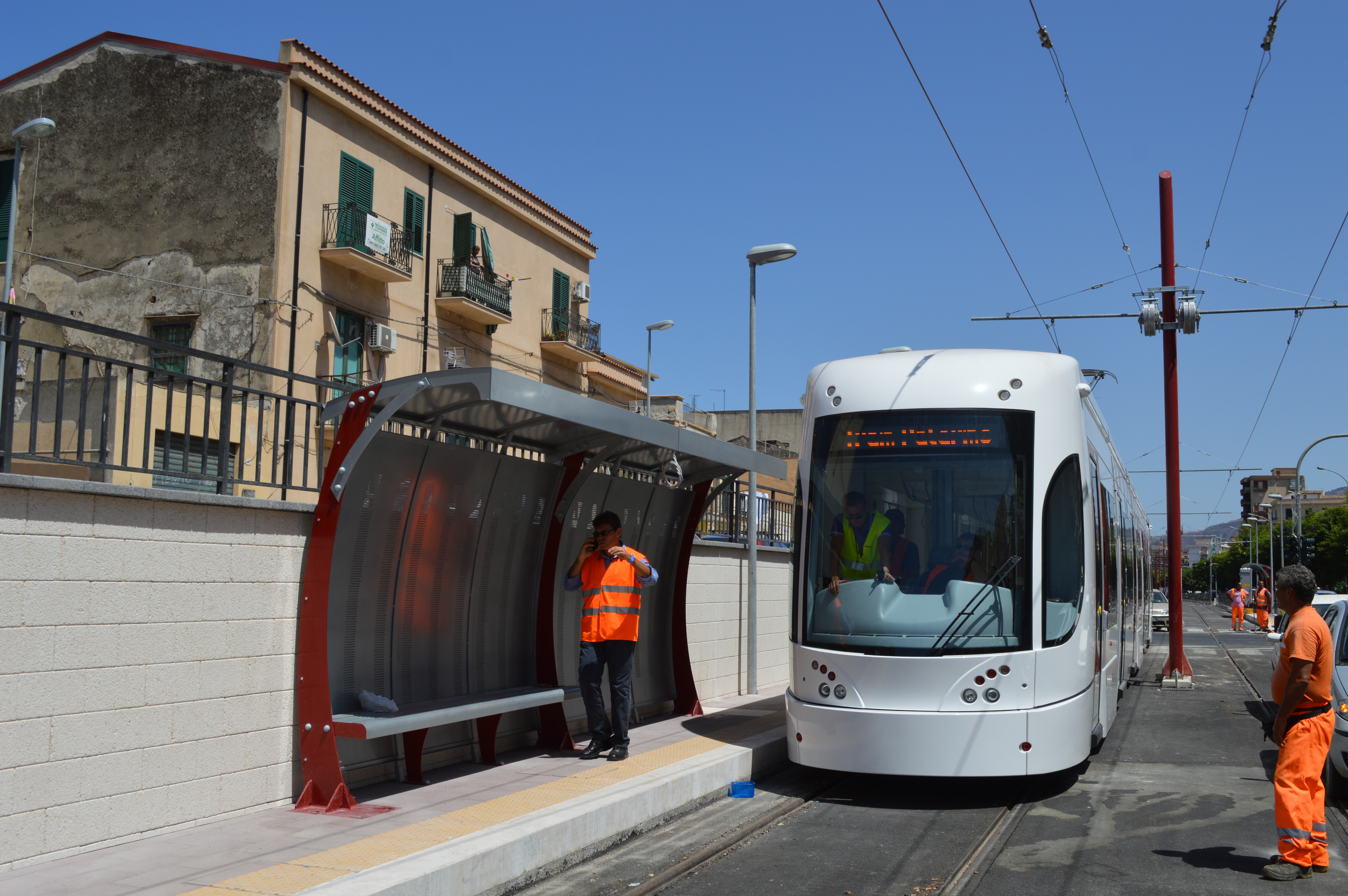 Palermo vuole diventare smart. Si inaugura il nuovo tram